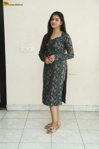 actress Naveena Reddy cute in a salwar