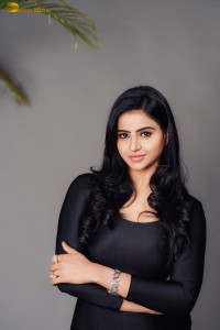 actress Naveena Reddy gorgeous in a black dress