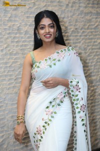 actress navya swamy beautiful in a white saree