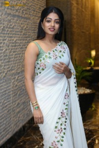 actress navya swamy beautiful in a white saree