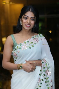 actress navya swamy beautiful in a white saree