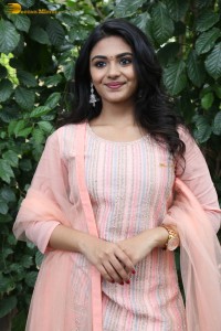 Indian actress nayan sarika cute in a pink salwar dress