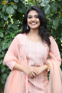 Indian actress nayan sarika cute in a pink salwar dress