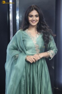 actress Nayan Sarika beautiful looks in a green dress