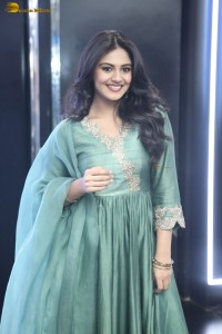 actress Nayan Sarika beautiful looks in a green dress