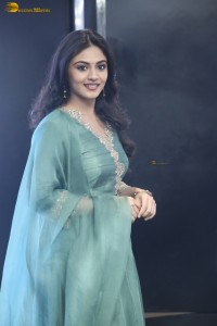 actress Nayan Sarika beautiful looks in a green dress