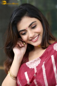 actress Nayan Sarika pretty in a red saree