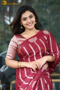 actress Nayan Sarika pretty in a red saree