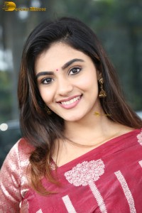 actress Nayan Sarika pretty in a red saree