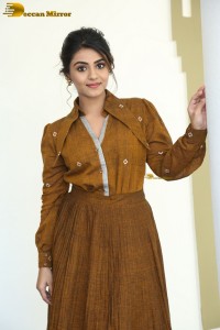 actress nayan sarika gorgeous in brown skirt and shirt