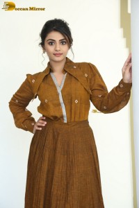 actress nayan sarika gorgeous in brown skirt and shirt