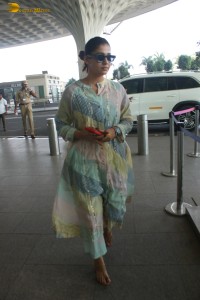 Indian actress Nayanthara spotted in a salwar dress at mumbai airport
