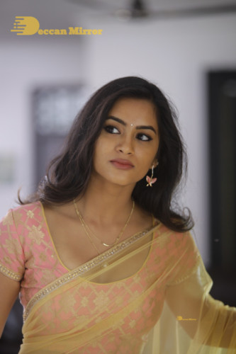 Telugu Actress Neha Krishna 