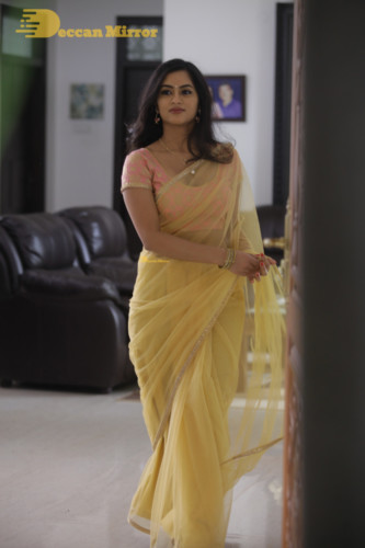 Telugu Actress Neha Krishna 
