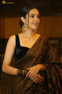 actress neha shetty cute at a movie function