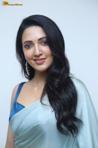 actress Neha Shetty ravishing looks in a blue saree