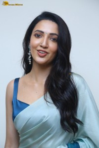 actress Neha Shetty ravishing looks in a blue saree
