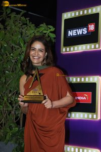 News18 Showsha Reel Awards attended by Madhuri Dixit, Ananya Panday, Mahira Sharma, and others