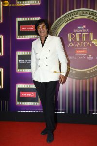 News18 Showsha Reel Awards attended by Madhuri Dixit, Ananya Panday, Mahira Sharma, and others