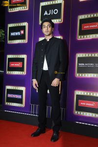 News18 Showsha Reel Awards attended by Madhuri Dixit, Ananya Panday, Mahira Sharma, and others