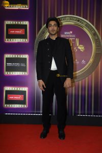 News18 Showsha Reel Awards attended by Madhuri Dixit, Ananya Panday, Mahira Sharma, and others