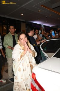 News18 Showsha Reel Awards attended by Madhuri Dixit, Ananya Panday, Mahira Sharma, and others