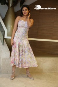 Actress Nidhhi Agerwal Photoshoot