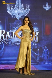 actress nidhi agarwal gorgeous in a gold color dress