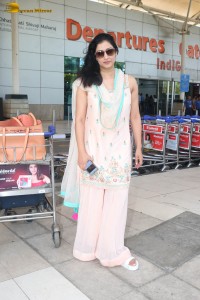 actress niharica raizada in a salwar kameez spotted at mumbai airport