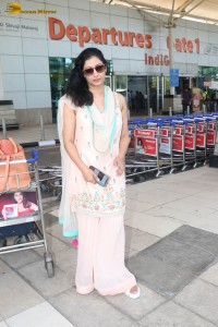actress niharica raizada in a salwar kameez spotted at mumbai airport