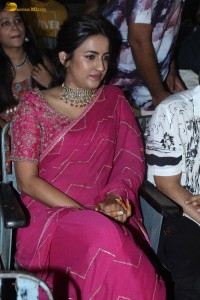 actress and producer Niharika Konidela beautiful in a pink saree