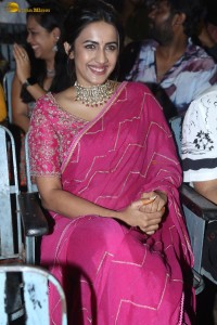 actress and producer Niharika Konidela beautiful in a pink saree
