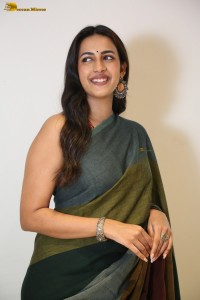 actress and producer Niharika Konidela cute in a dark green saree