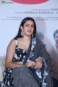 tollywood actress and producer Niharika Konidela cute in a black and white saree