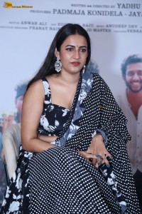 tollywood actress and producer Niharika Konidela cute in a black and white saree