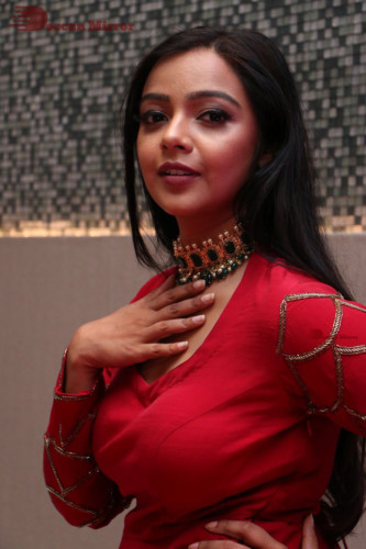 Telugu Actress Nithya Shetty photoshoot in a red dress