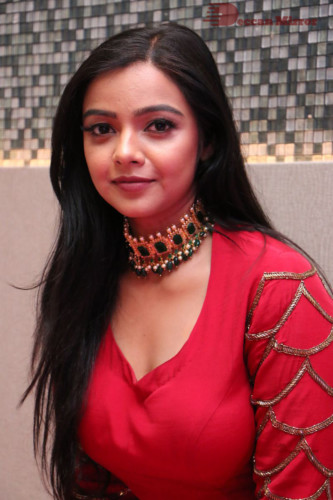 Telugu Actress Nithya Shetty photoshoot in a red dress