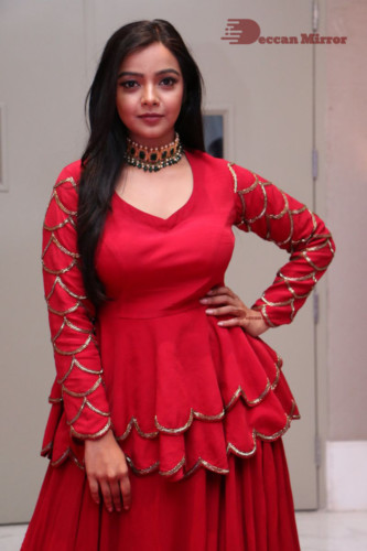 Telugu Actress Nithya Shetty photoshoot in a red dress
