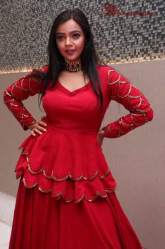 Telugu Actress Nithya Shetty photoshoot in a red dress