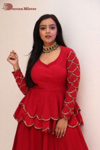 Telugu Actress Nithya Shetty photoshoot in a red dress