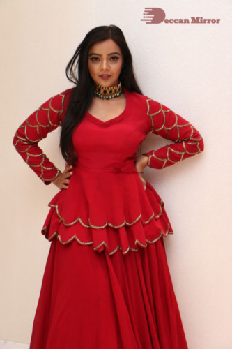 Telugu Actress Nithya Shetty photoshoot in a red dress