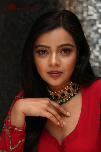 Telugu Actress Nithya Shetty photoshoot in a red dress