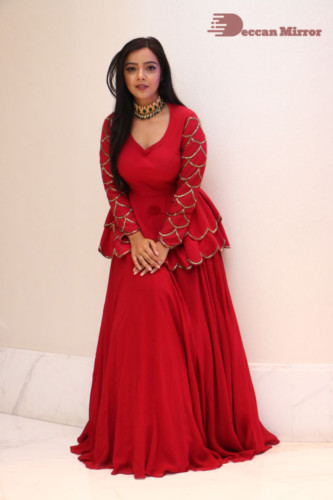 Telugu Actress Nithya Shetty photoshoot in a red dress