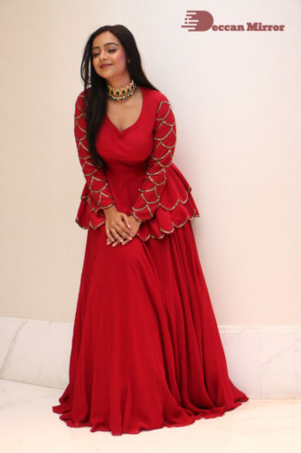 Telugu Actress Nithya Shetty photoshoot in a red dress