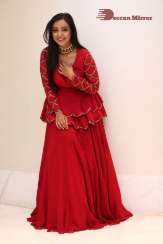 Telugu Actress Nithya Shetty photoshoot in a red dress