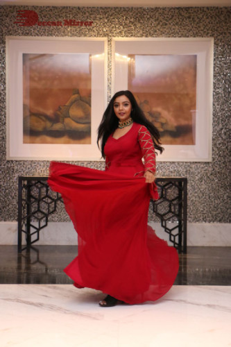 Telugu Actress Nithya Shetty photoshoot in a red dress