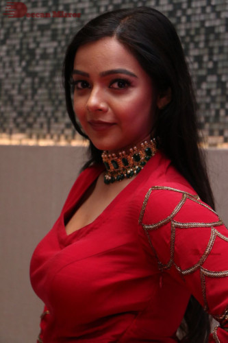 Telugu Actress Nithya Shetty photoshoot in a red dress
