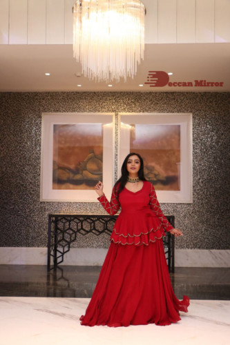 Telugu Actress Nithya Shetty photoshoot in a red dress