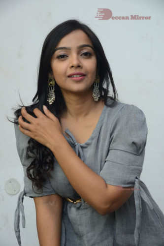 Nithya Shetty (33)