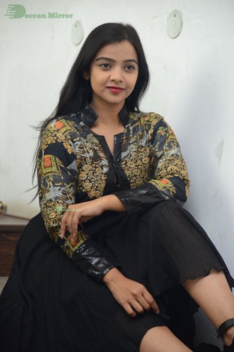 Nithya Shetty (26)